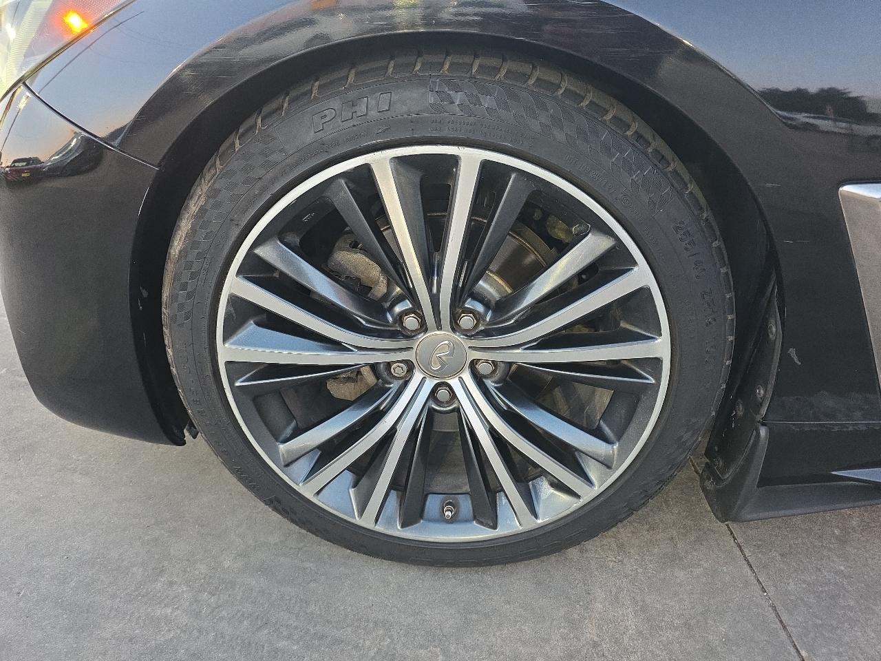 Infiniti Q60 3.0t Premium RWD 2017