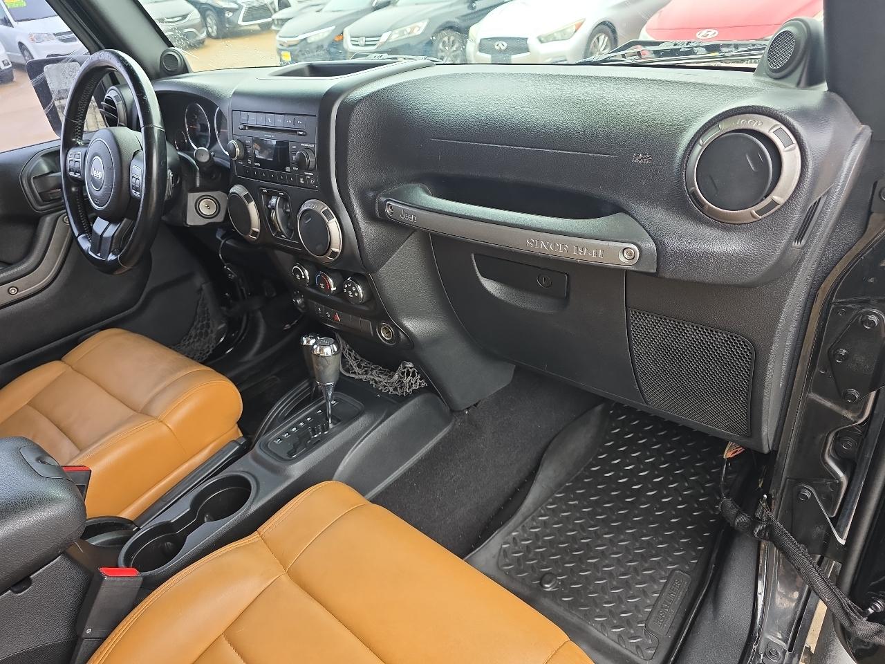 Jeep Wrangler Unlimited 4WD 4dr Sport 2011