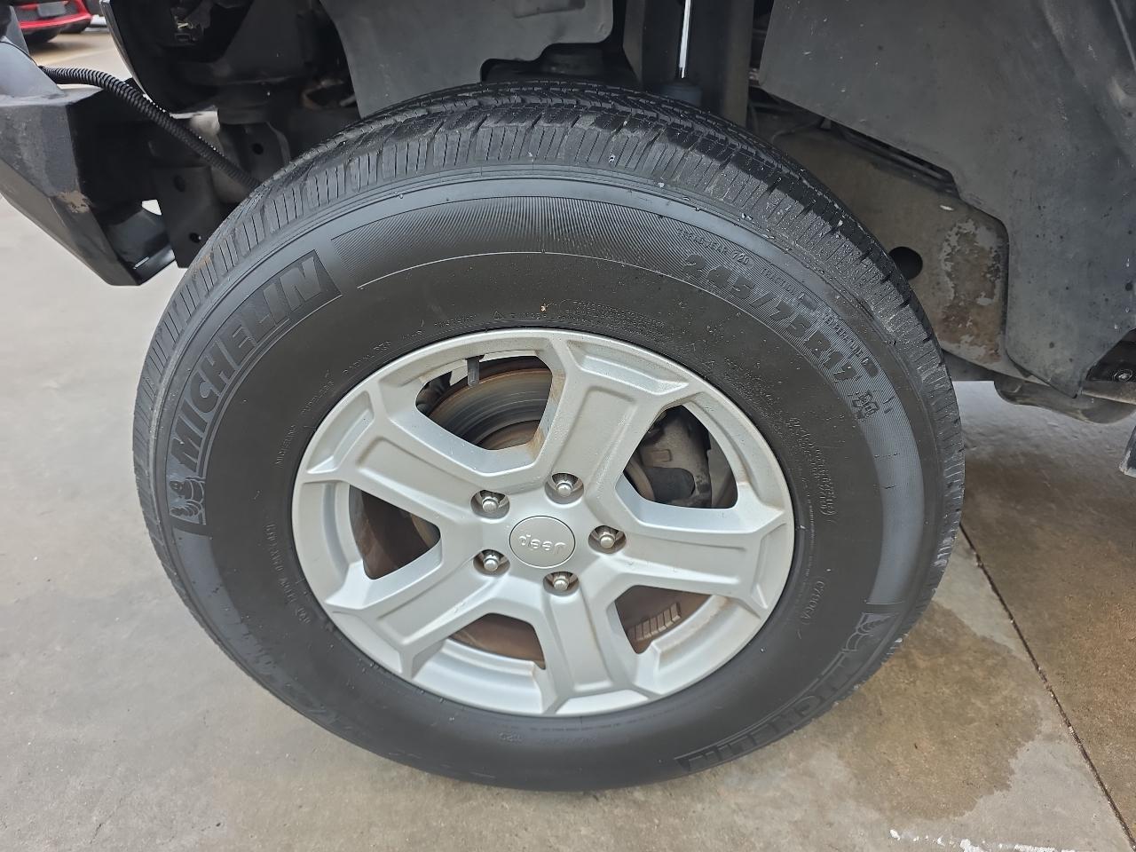 Jeep Wrangler Unlimited 4WD 4dr Sport 2011