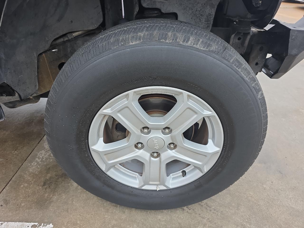 Jeep Wrangler Unlimited 4WD 4dr Sport 2011