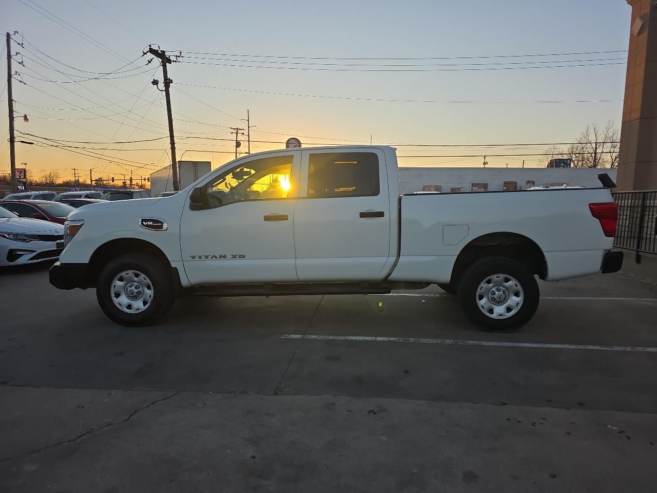 Nissan Titan XD 4x4 Gas Crew Cab S 2018