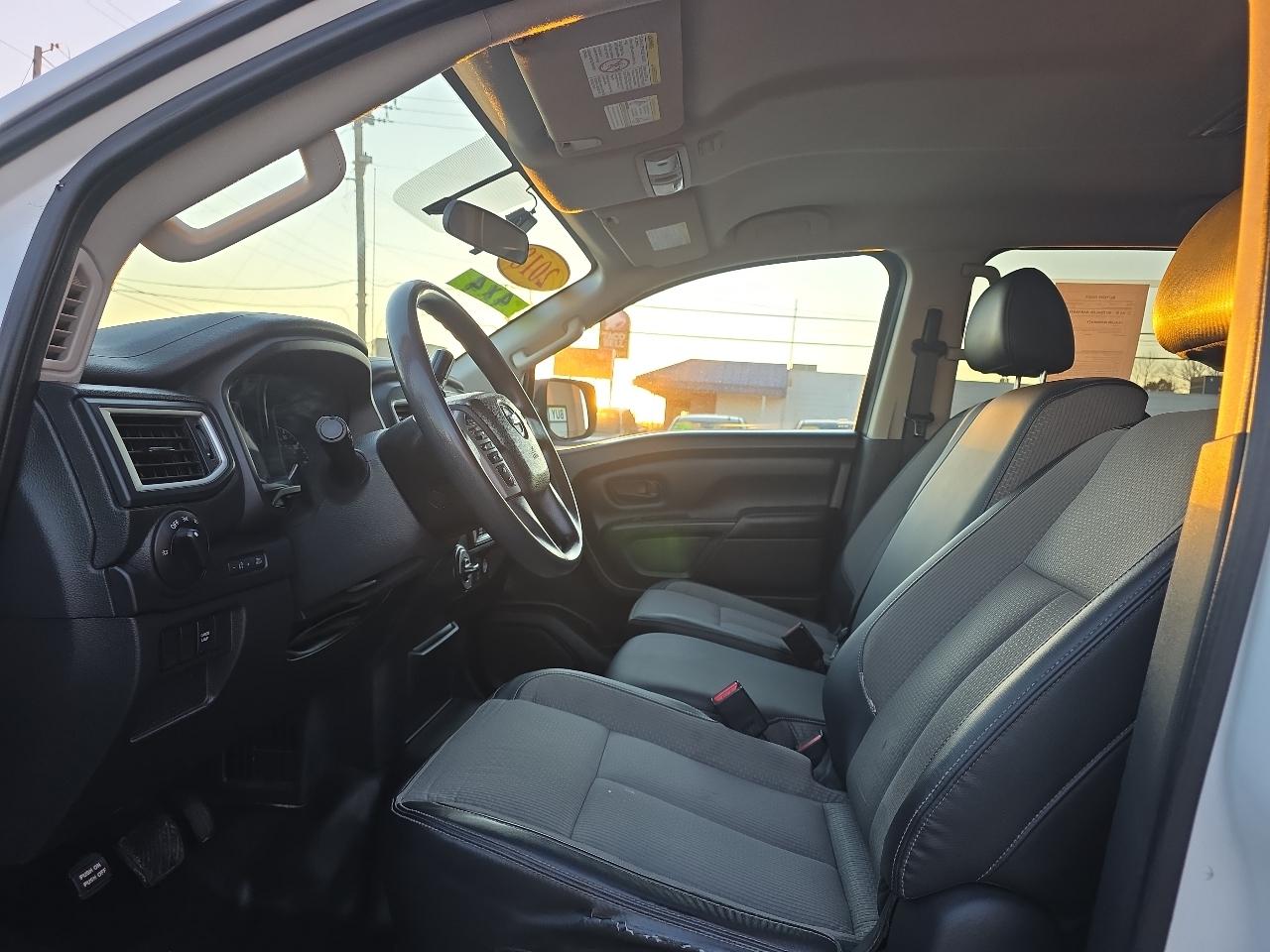 Nissan Titan XD 4x4 Gas Crew Cab S 2018