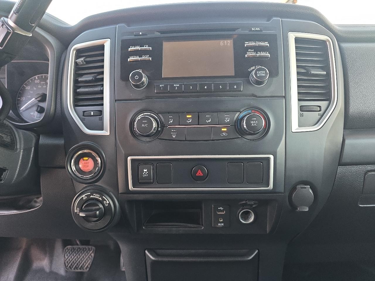 Nissan Titan XD 4x4 Gas Crew Cab S 2018