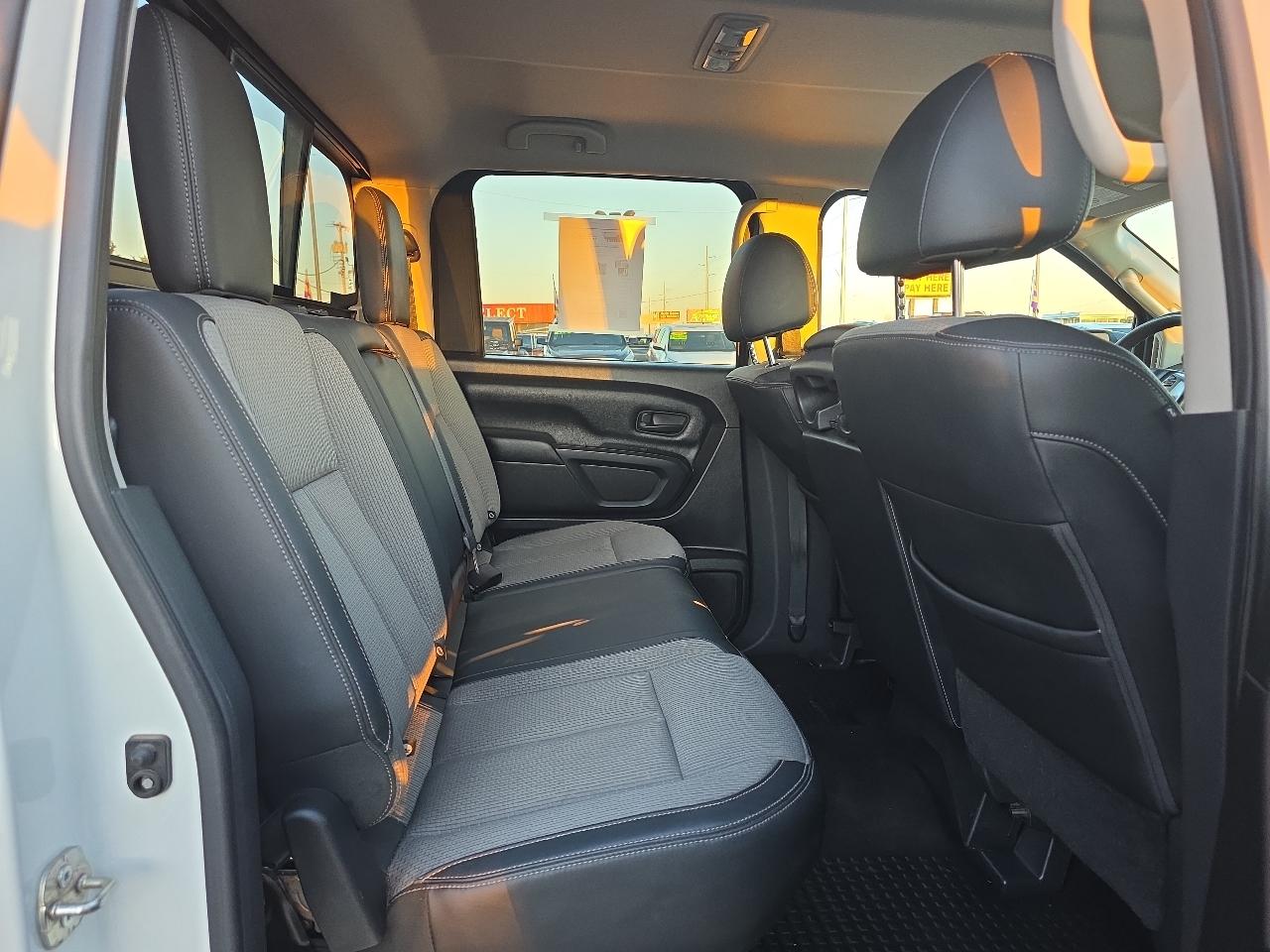 Nissan Titan XD 4x4 Gas Crew Cab S 2018