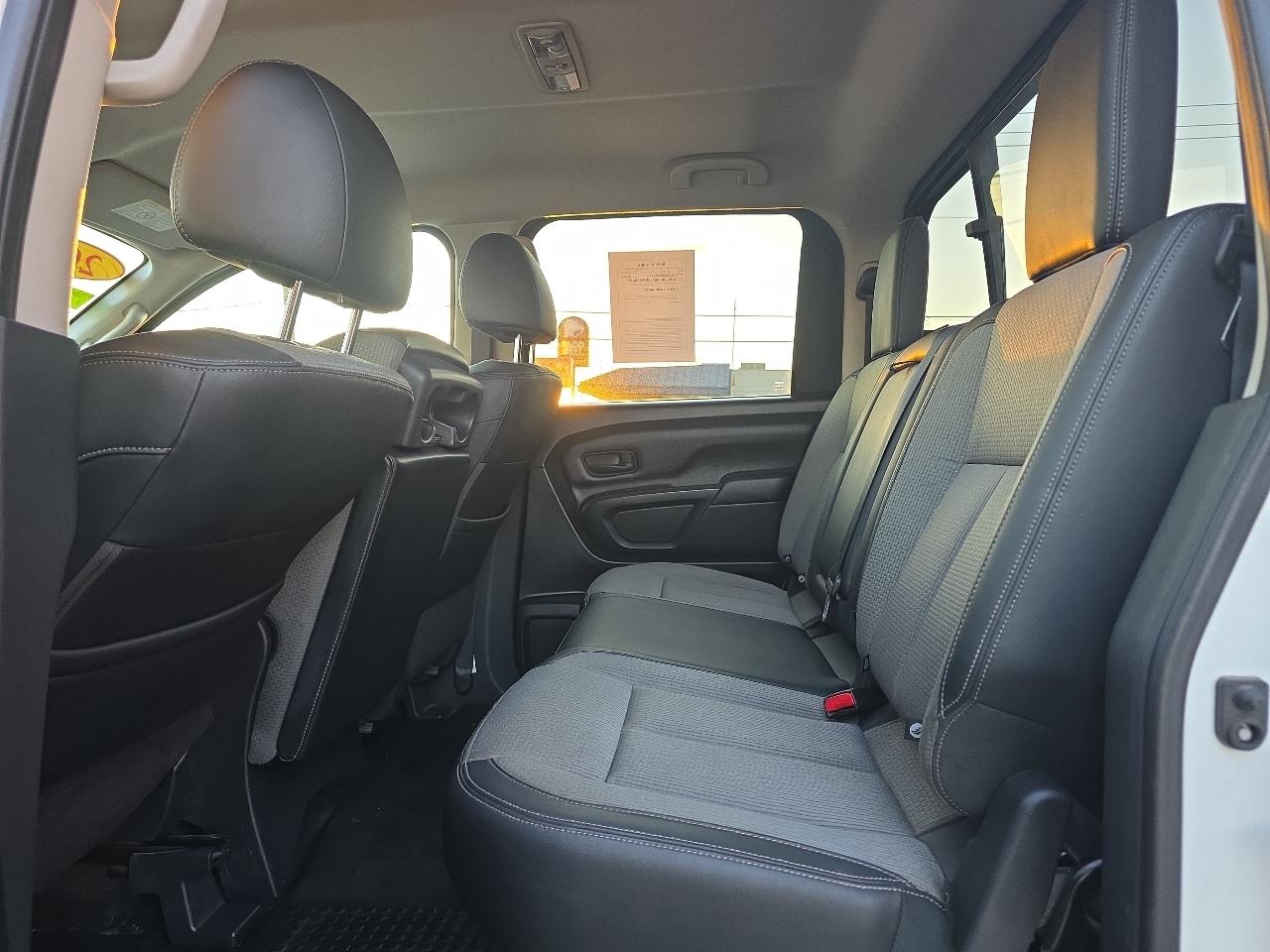 Nissan Titan XD 4x4 Gas Crew Cab S 2018