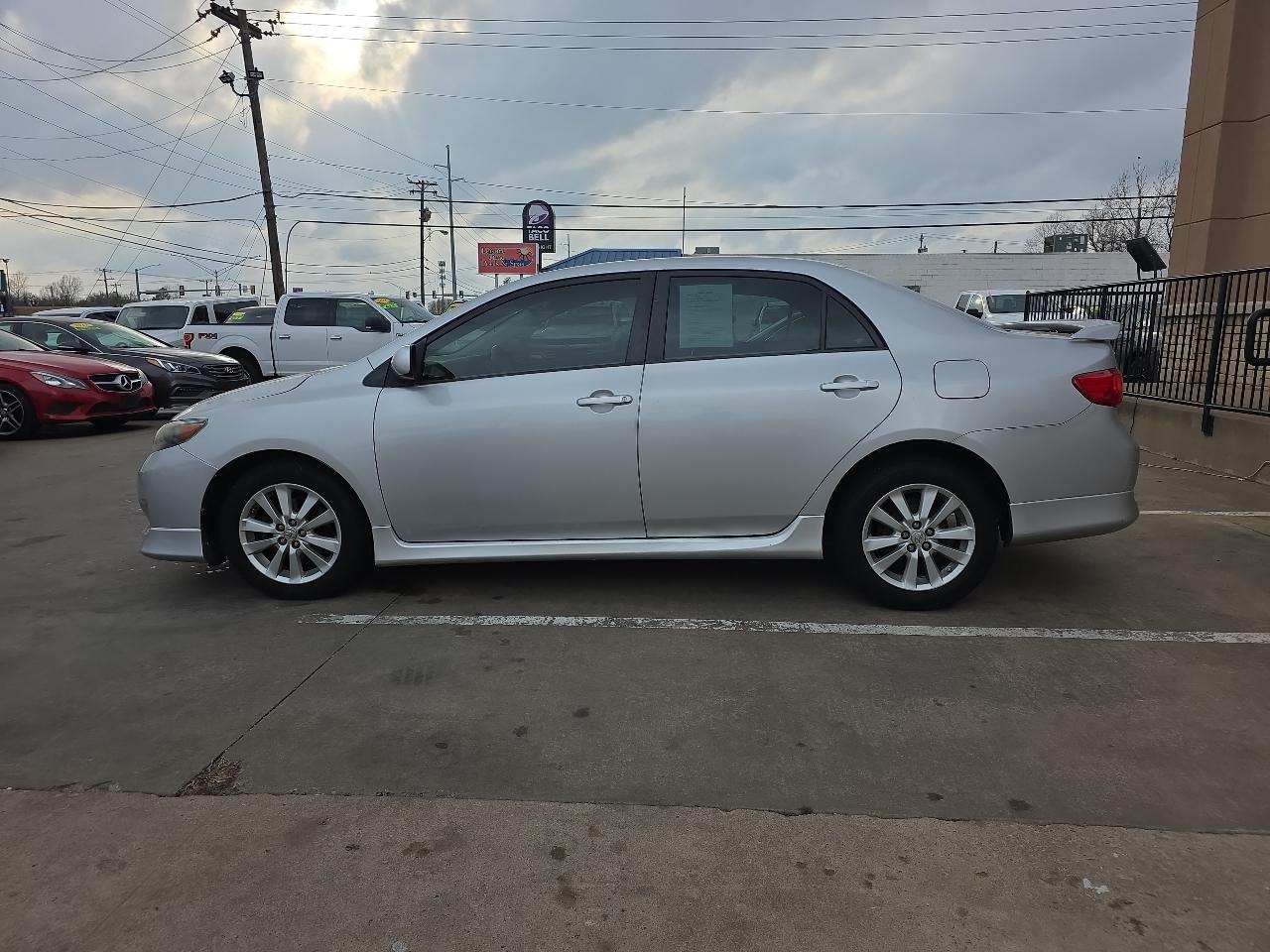 Toyota Corolla 4dr Sdn Auto S (Natl) 2009