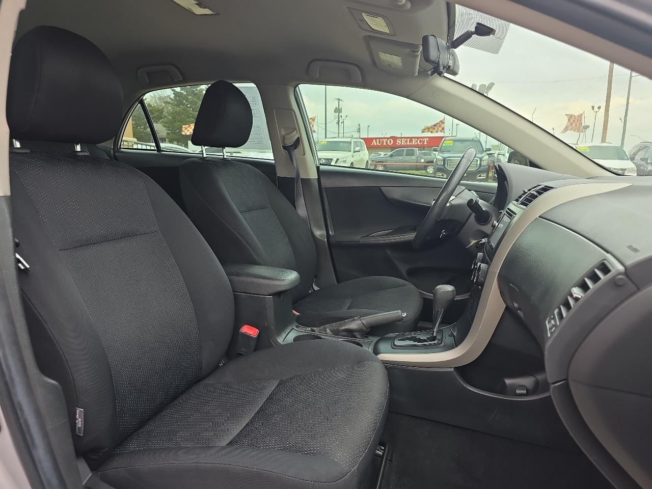 Toyota Corolla 4dr Sdn Auto S (Natl) 2009