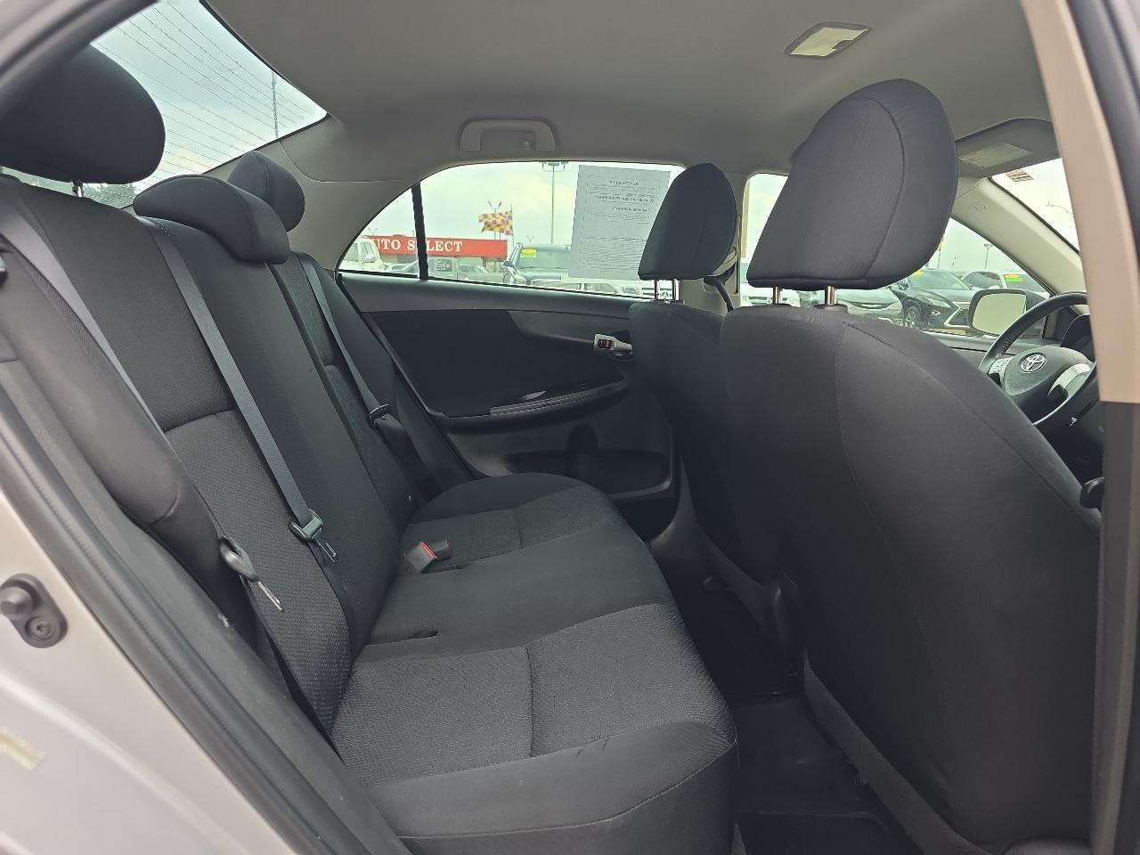 Toyota Corolla 4dr Sdn Auto S (Natl) 2009