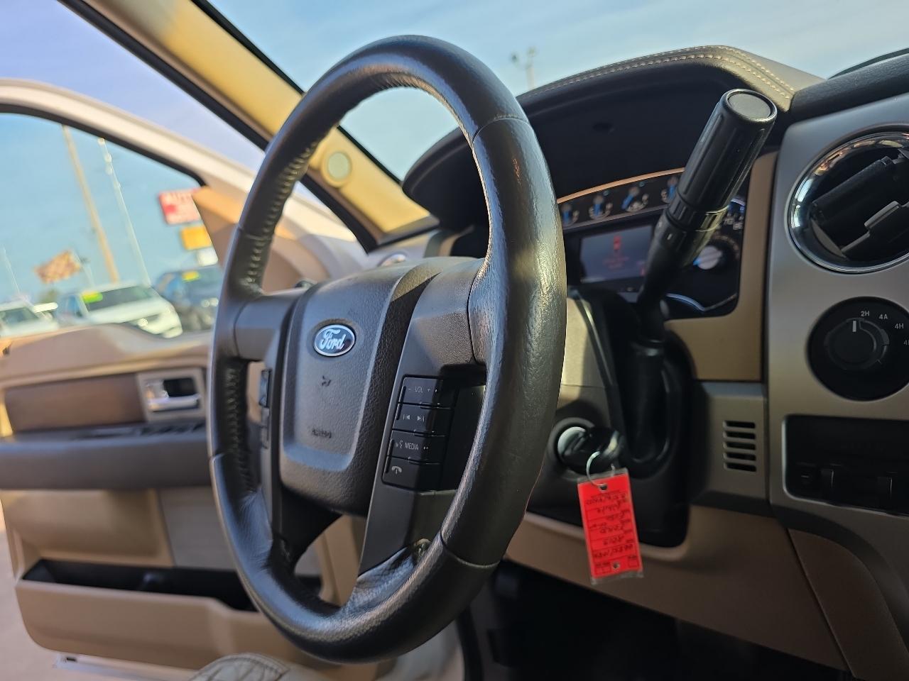 Ford F-150 4WD SuperCrew 145" Lariat 2013