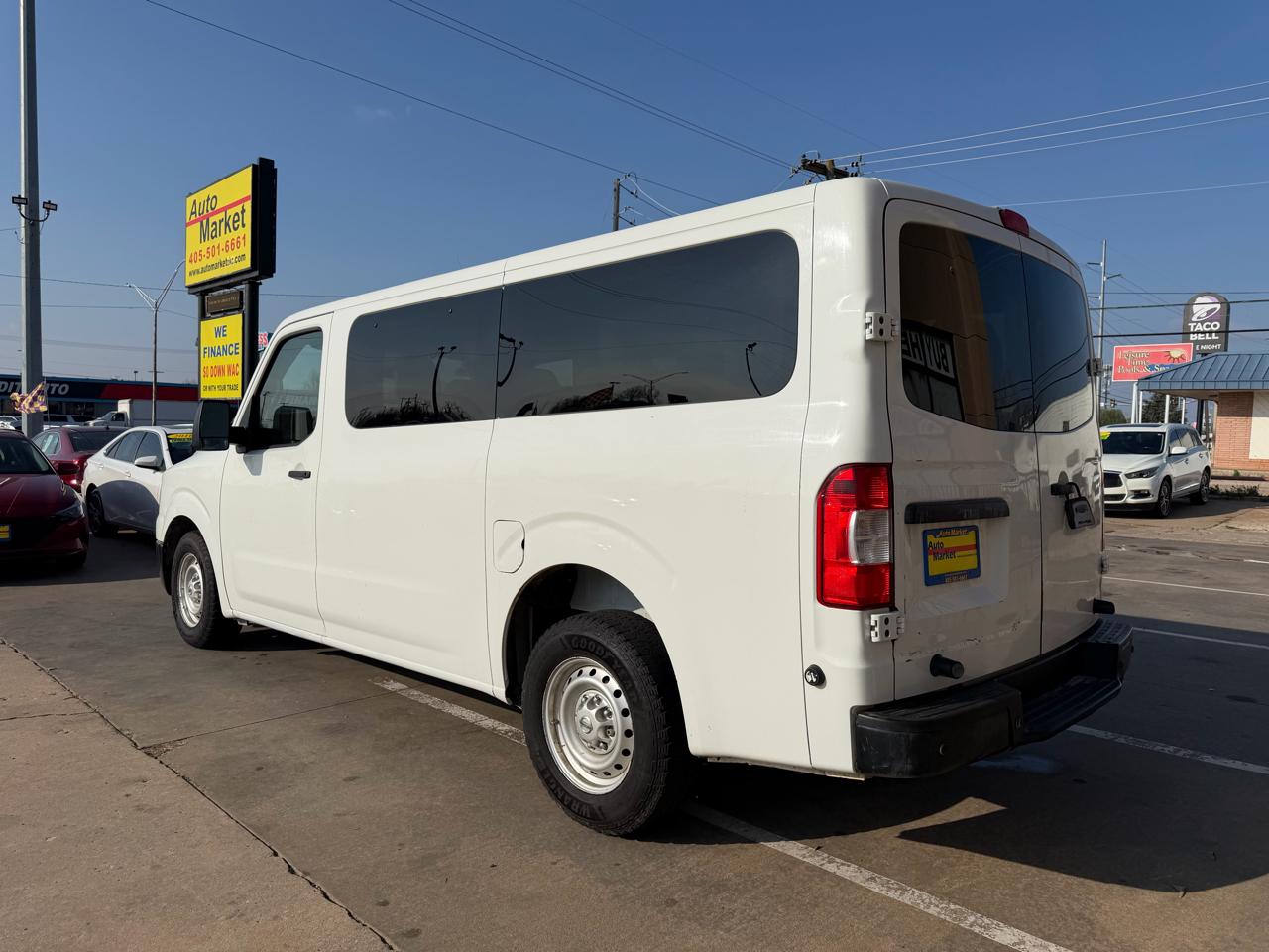 Nissan NVP 3500 V6 S 2014