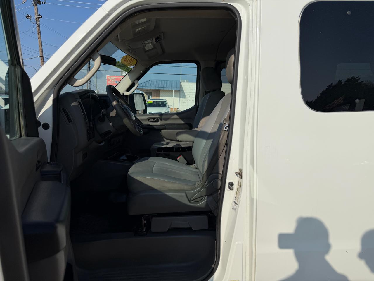 Nissan NVP 3500 V6 S 2014