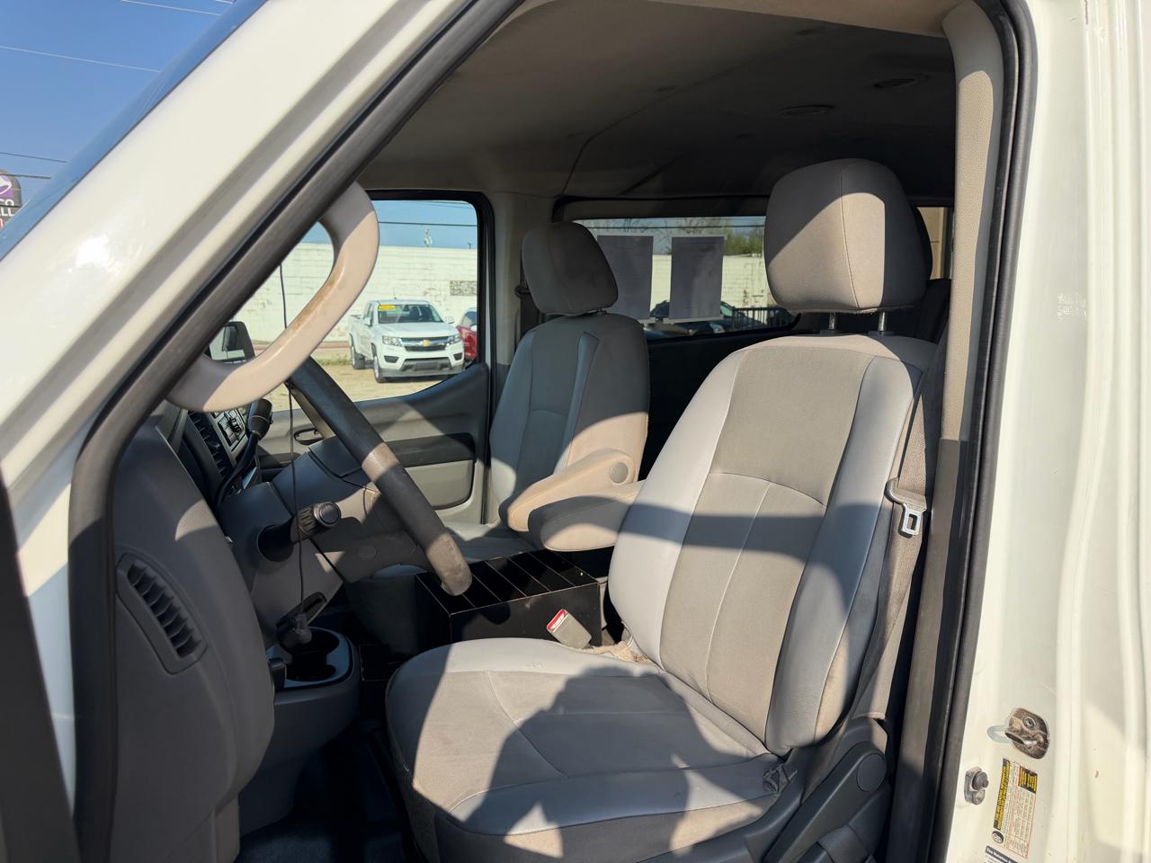 Nissan NVP 3500 V6 S 2014