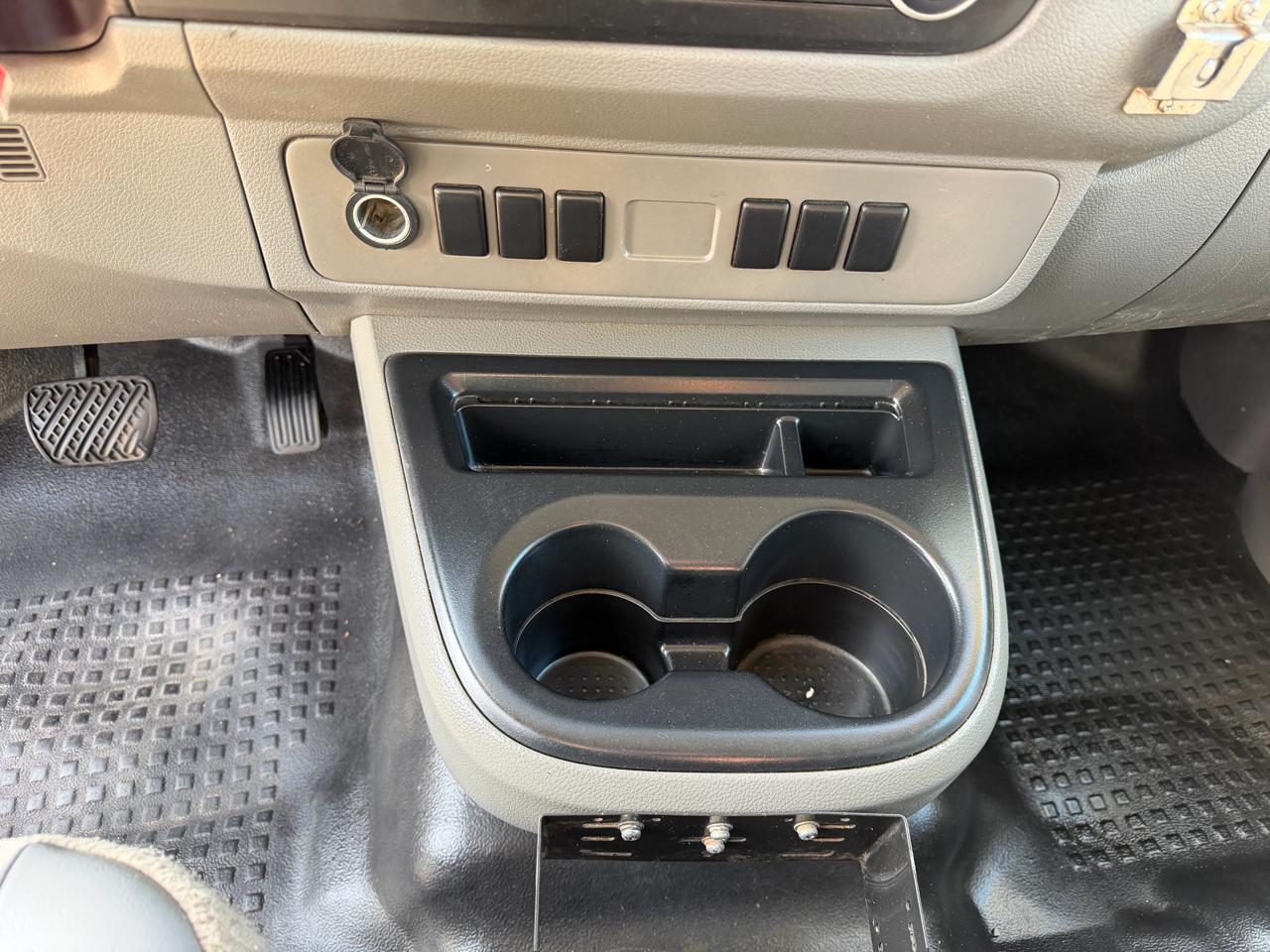 Nissan NVP 3500 V6 S 2014