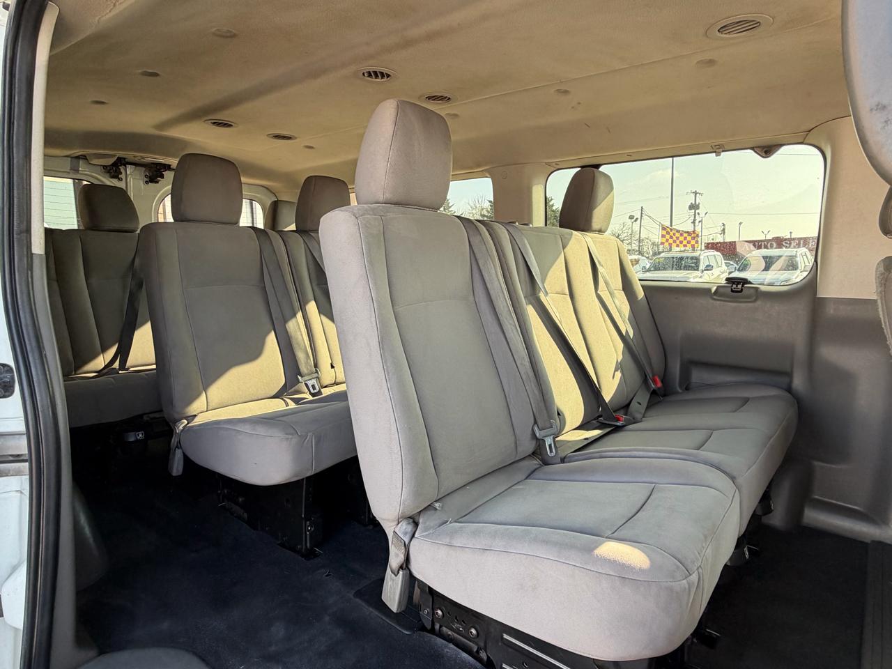 Nissan NVP 3500 V6 S 2014