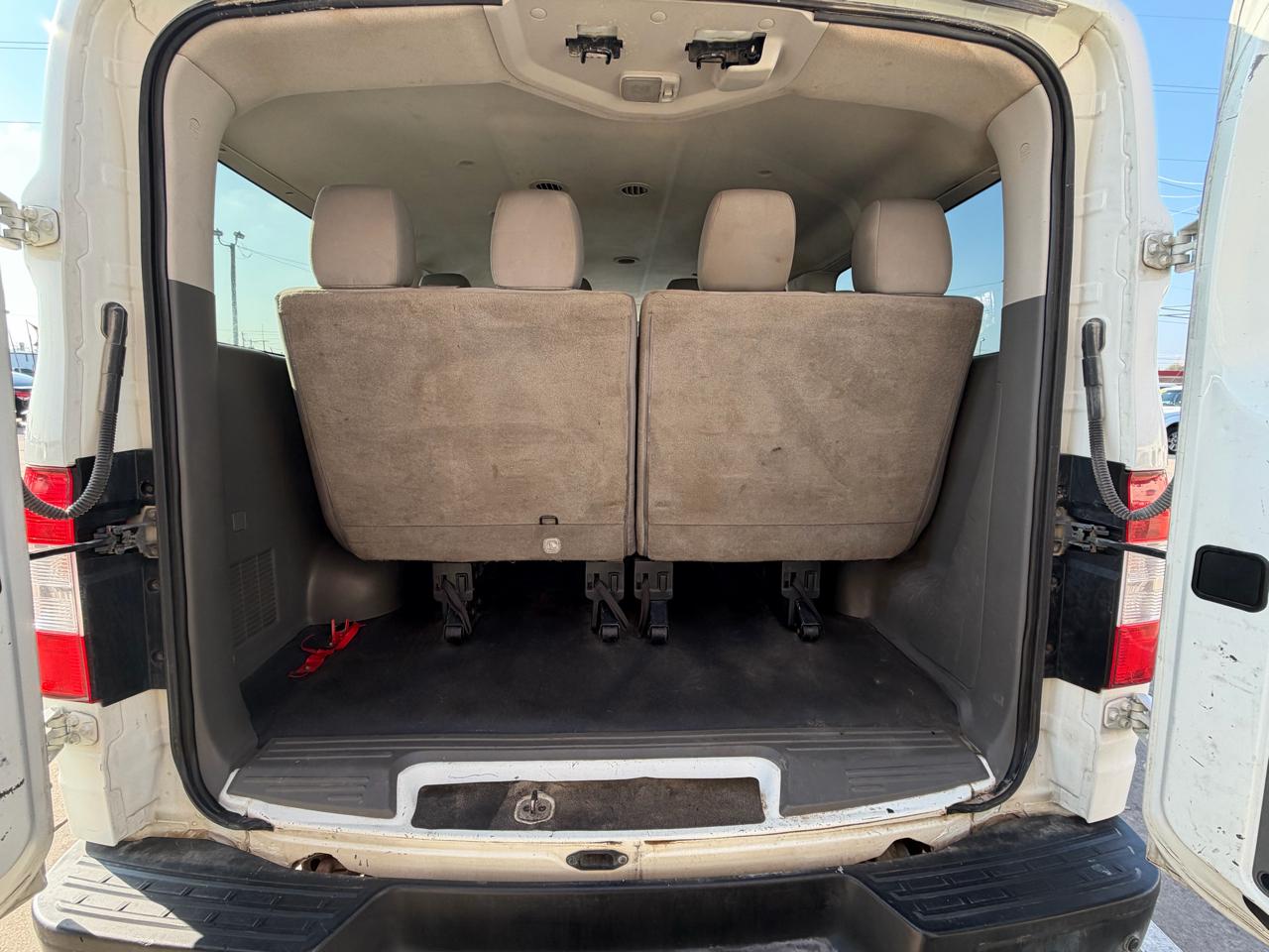 Nissan NVP 3500 V6 S 2014