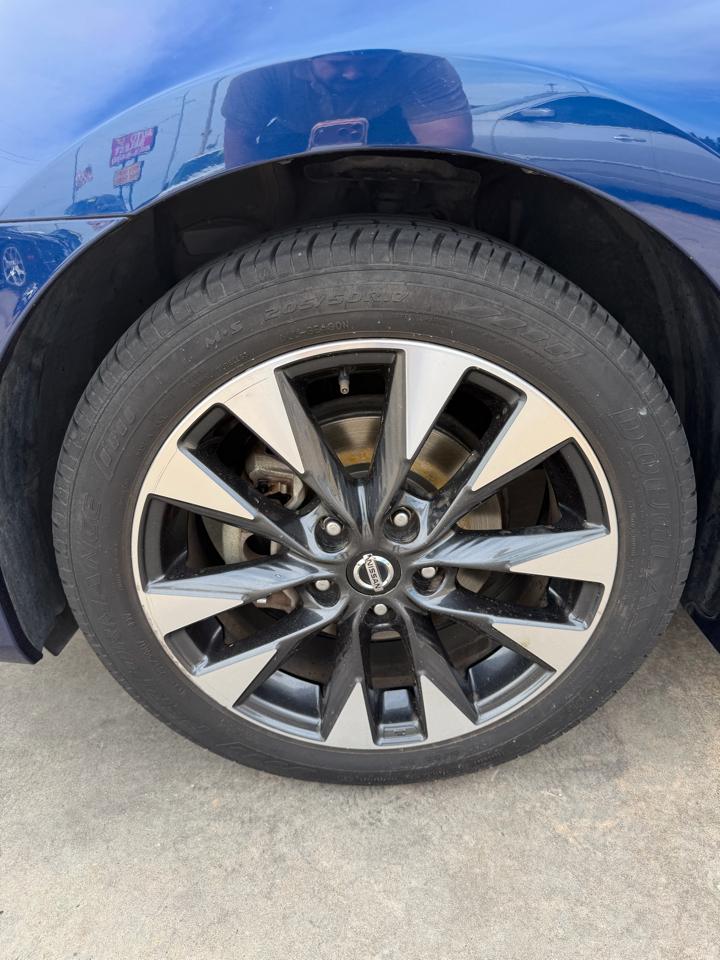 Nissan Sentra SR CVT 2019