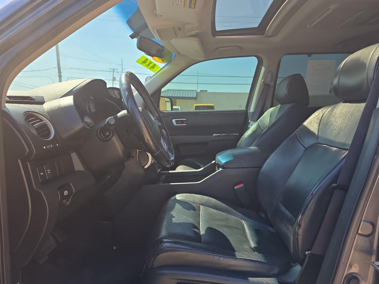 Honda Pilot 4WD 4dr Touring w/RES & Navi 2010