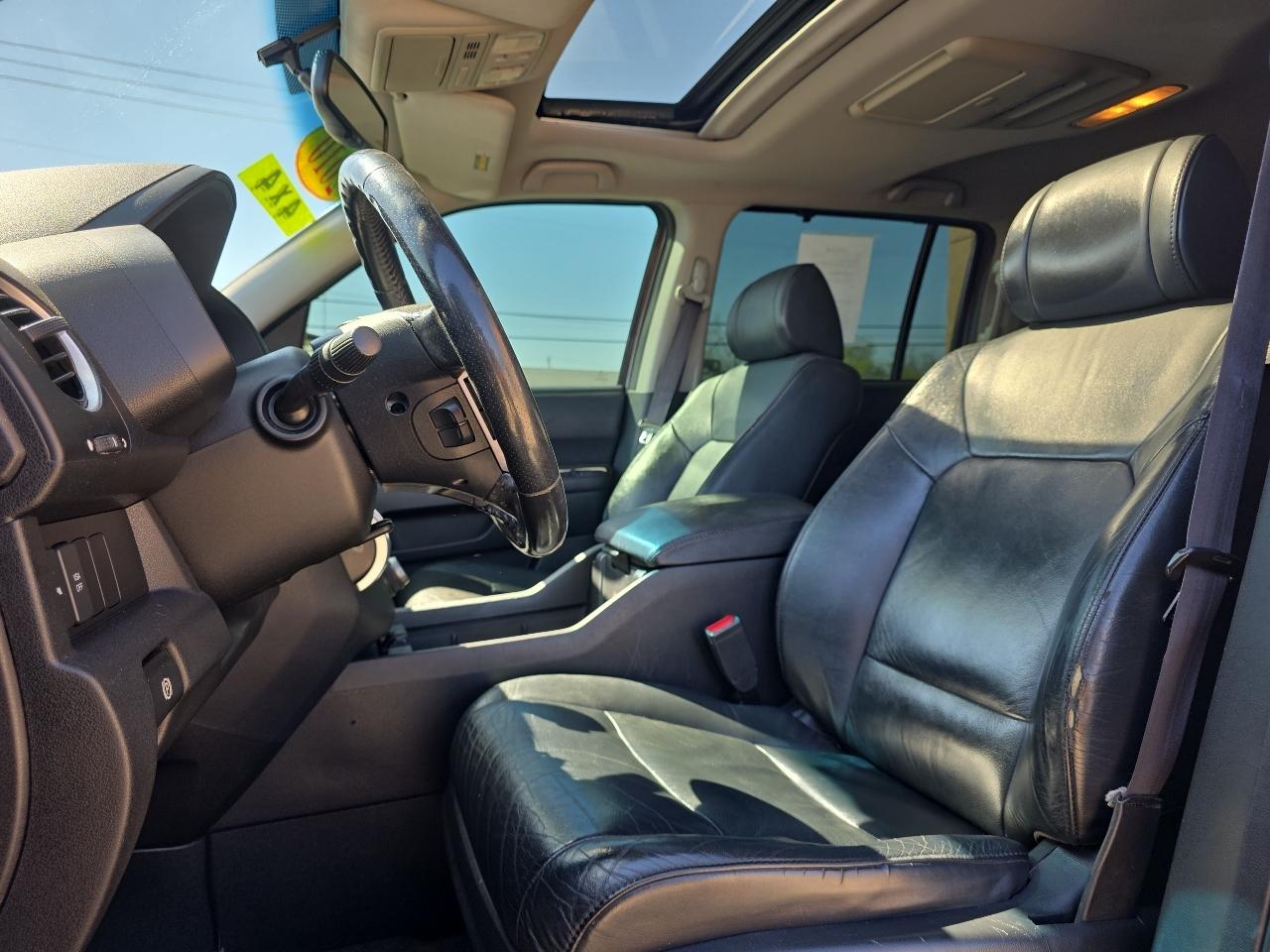 Honda Pilot 4WD 4dr Touring w/RES & Navi 2010