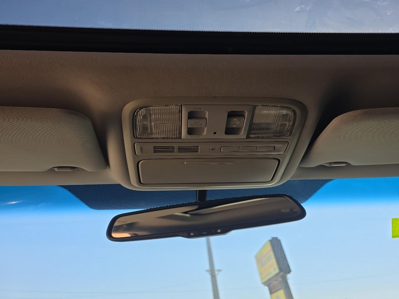 Honda Pilot 4WD 4dr Touring w/RES & Navi 2010