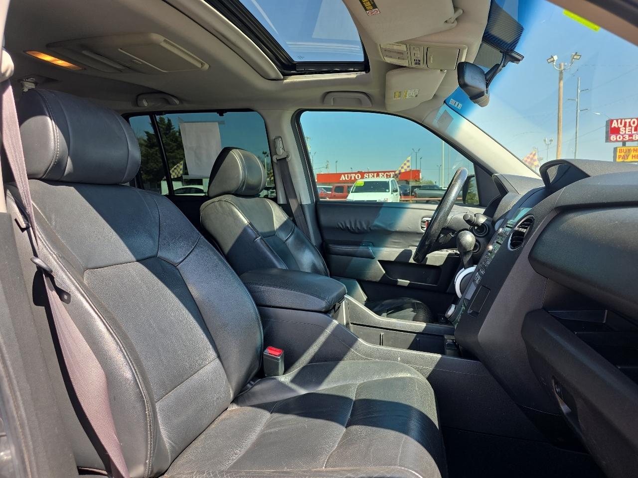 Honda Pilot 4WD 4dr Touring w/RES & Navi 2010