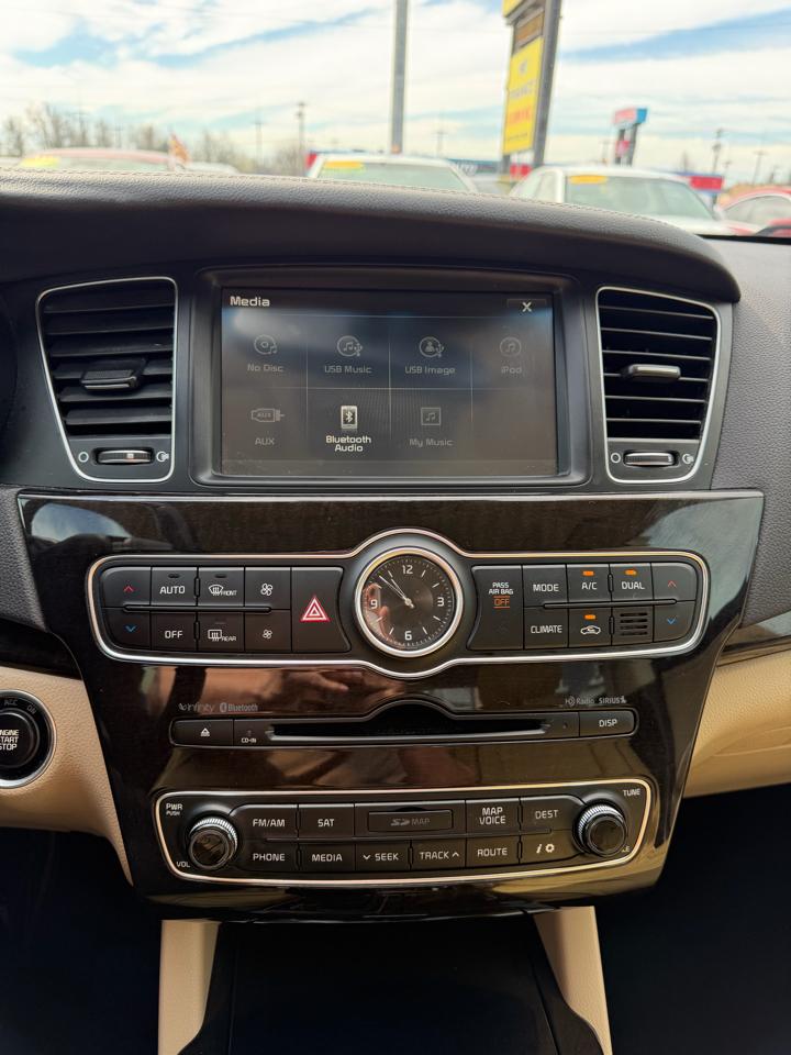 Kia Cadenza 4dr Sdn Premium 2015