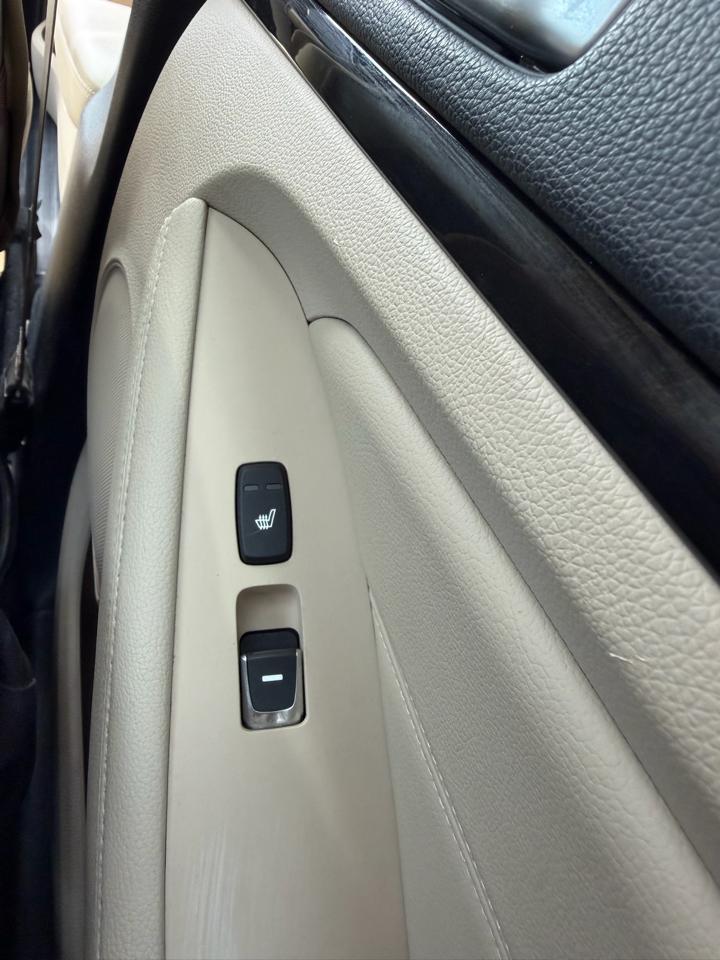 Kia Cadenza 4dr Sdn Premium 2015