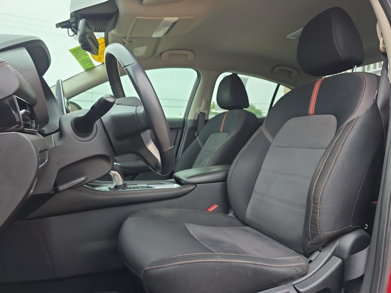 Nissan Sentra SR CVT 2021