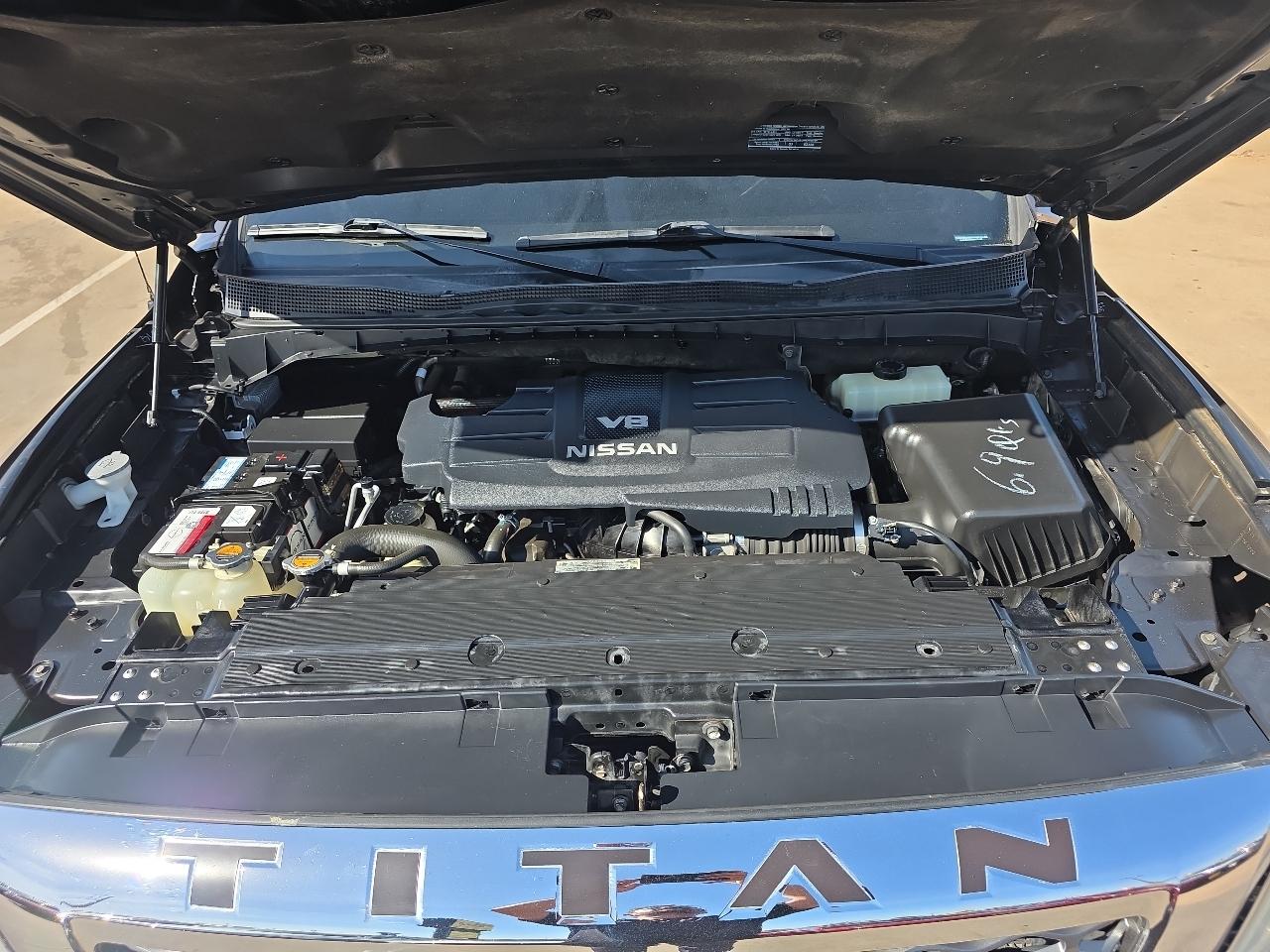 Nissan Titan 4x2 Crew Cab SV 2017