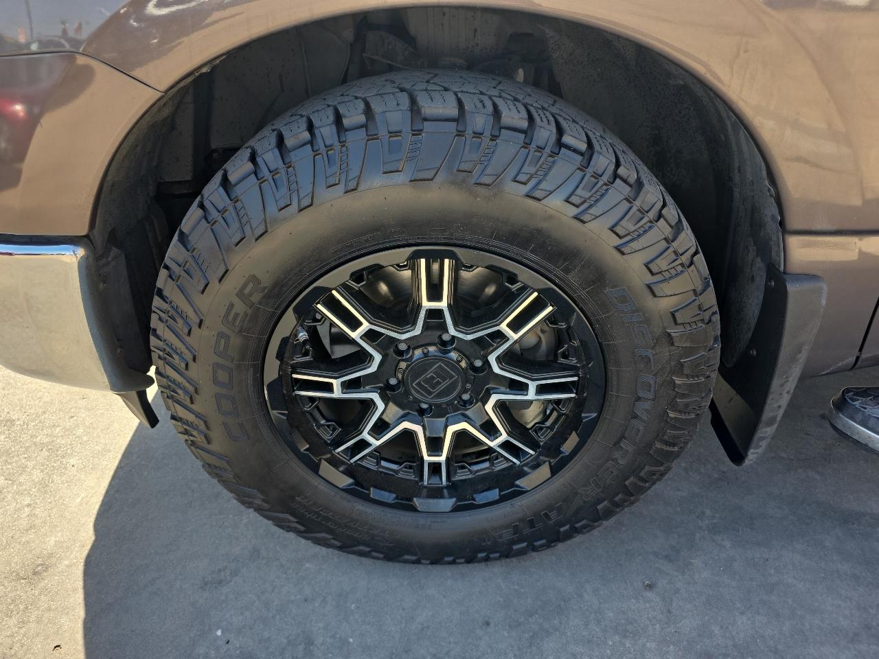 Nissan Titan 4x2 Crew Cab SV 2017