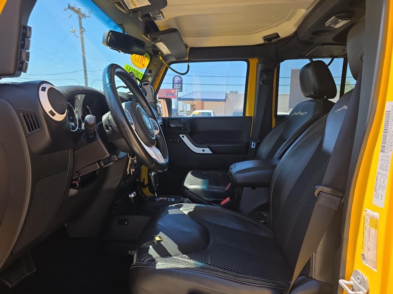 Jeep Wrangler Unlimited 4WD 4dr Sahara 2015