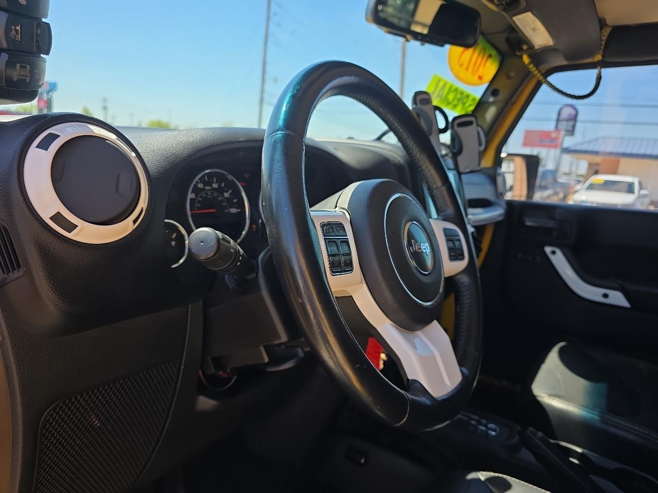 Jeep Wrangler Unlimited 4WD 4dr Sahara 2015