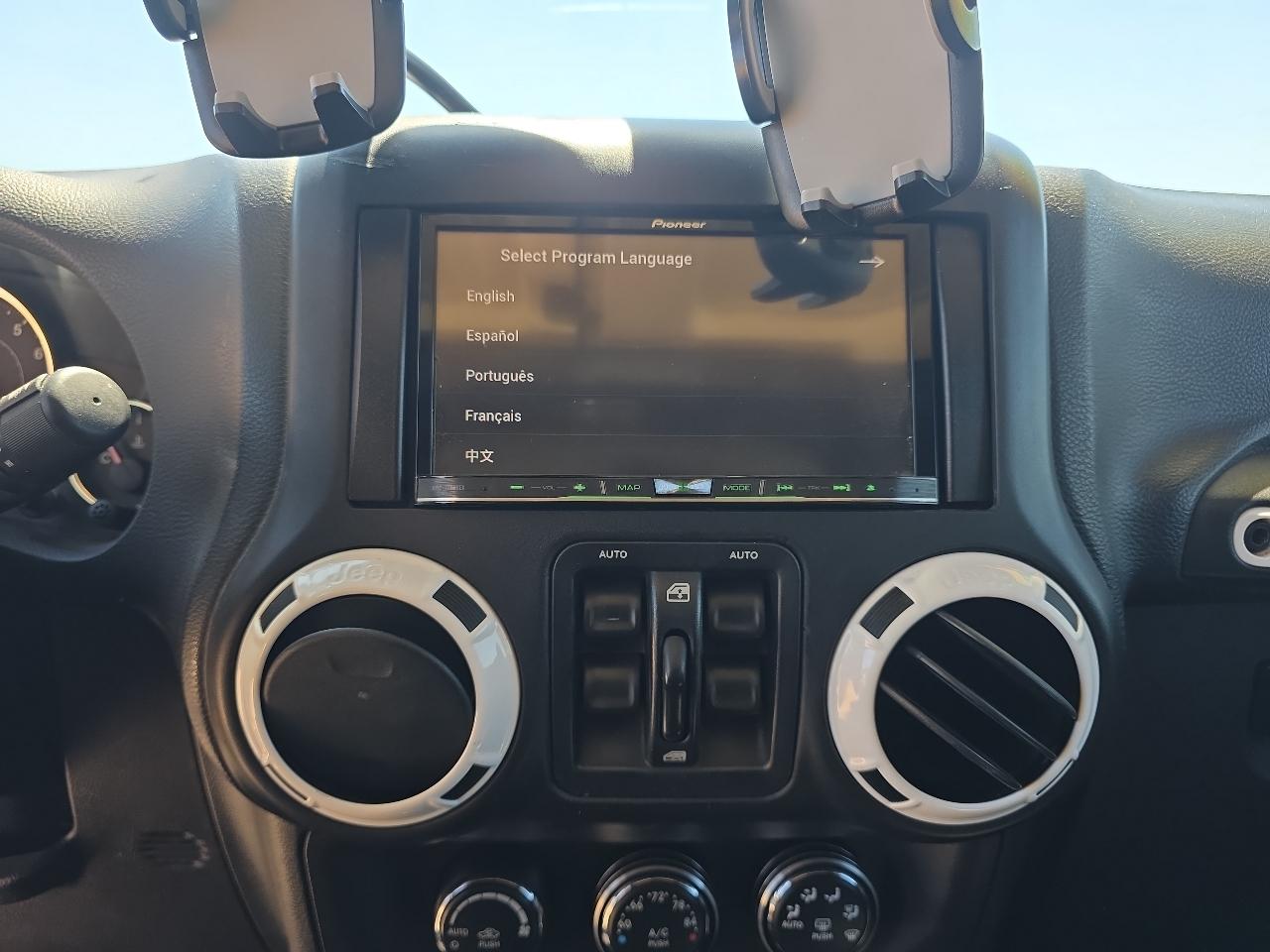 Jeep Wrangler Unlimited 4WD 4dr Sahara 2015