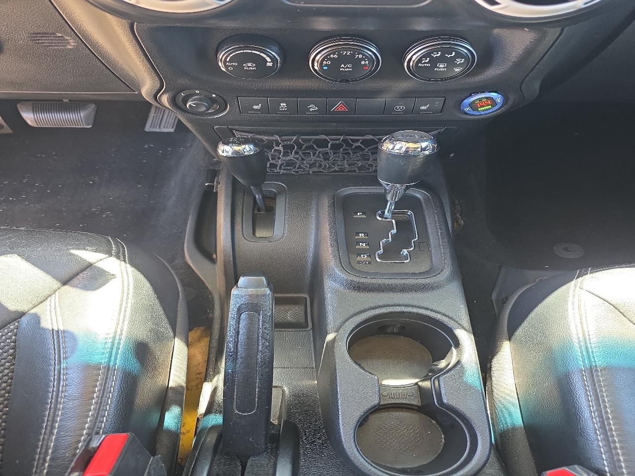 Jeep Wrangler Unlimited 4WD 4dr Sahara 2015