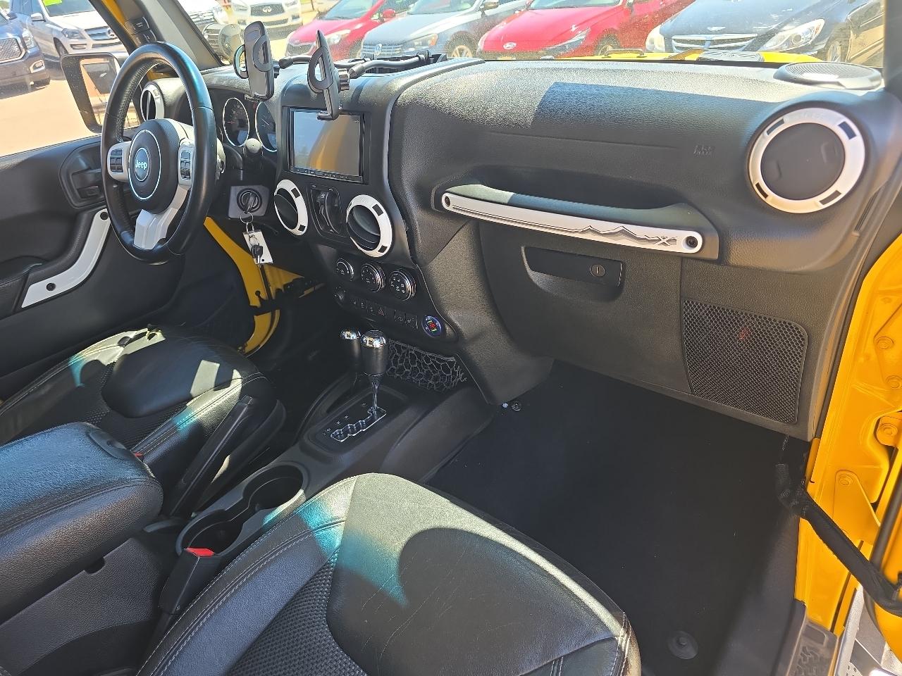 Jeep Wrangler Unlimited 4WD 4dr Sahara 2015