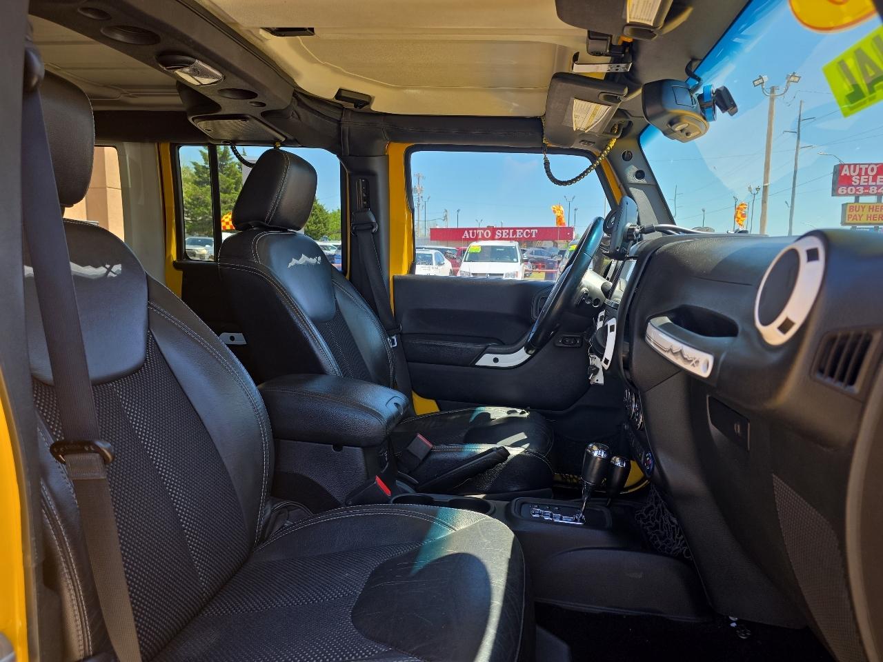 Jeep Wrangler Unlimited 4WD 4dr Sahara 2015