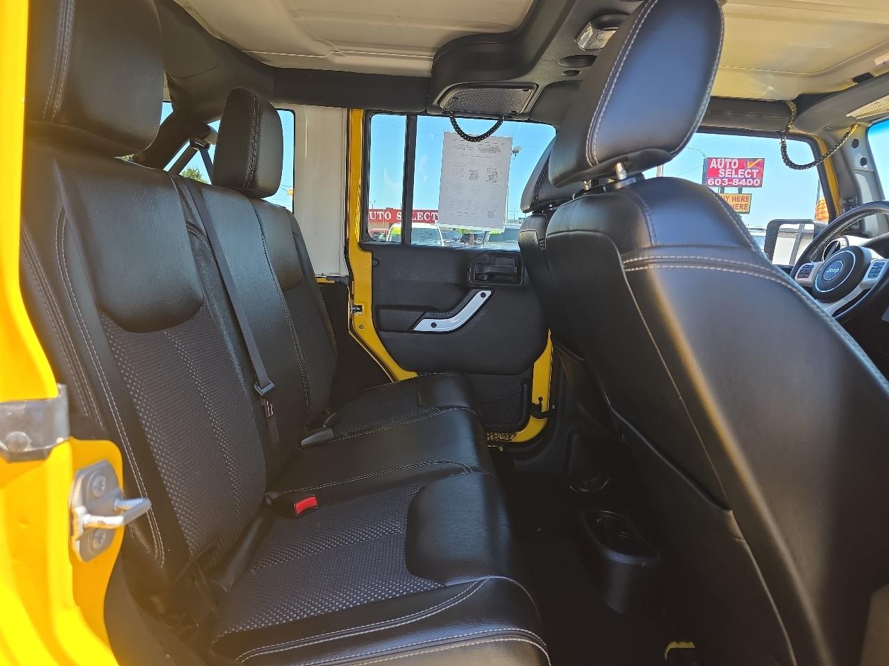Jeep Wrangler Unlimited 4WD 4dr Sahara 2015