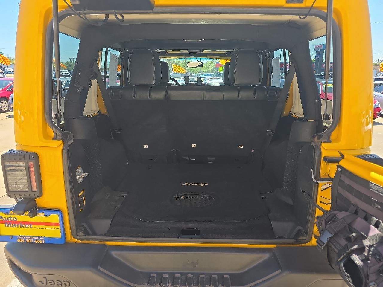 Jeep Wrangler Unlimited 4WD 4dr Sahara 2015