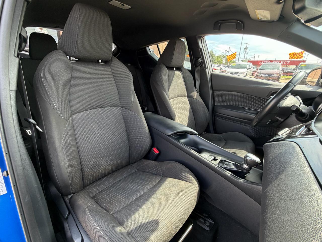 Toyota C-HR XLE FWD (Natl) 2018