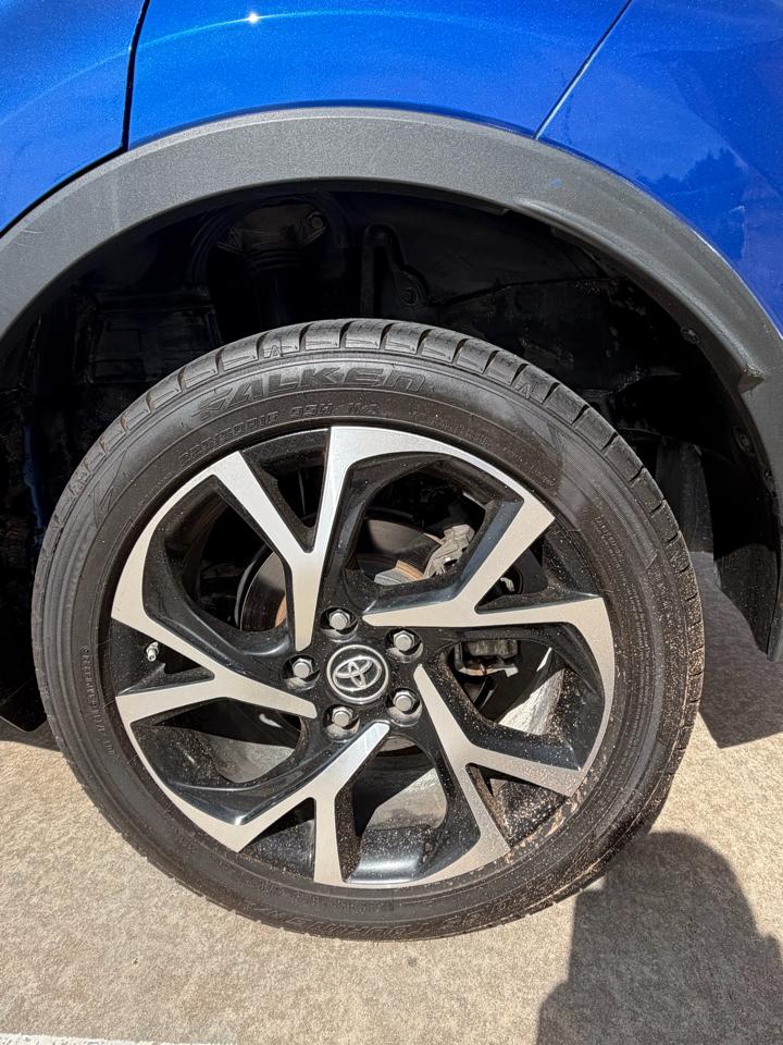 Toyota C-HR XLE FWD (Natl) 2018
