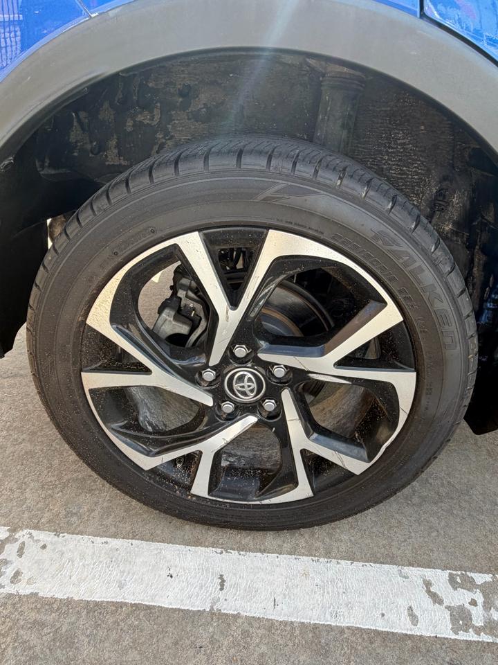 Toyota C-HR XLE FWD (Natl) 2018