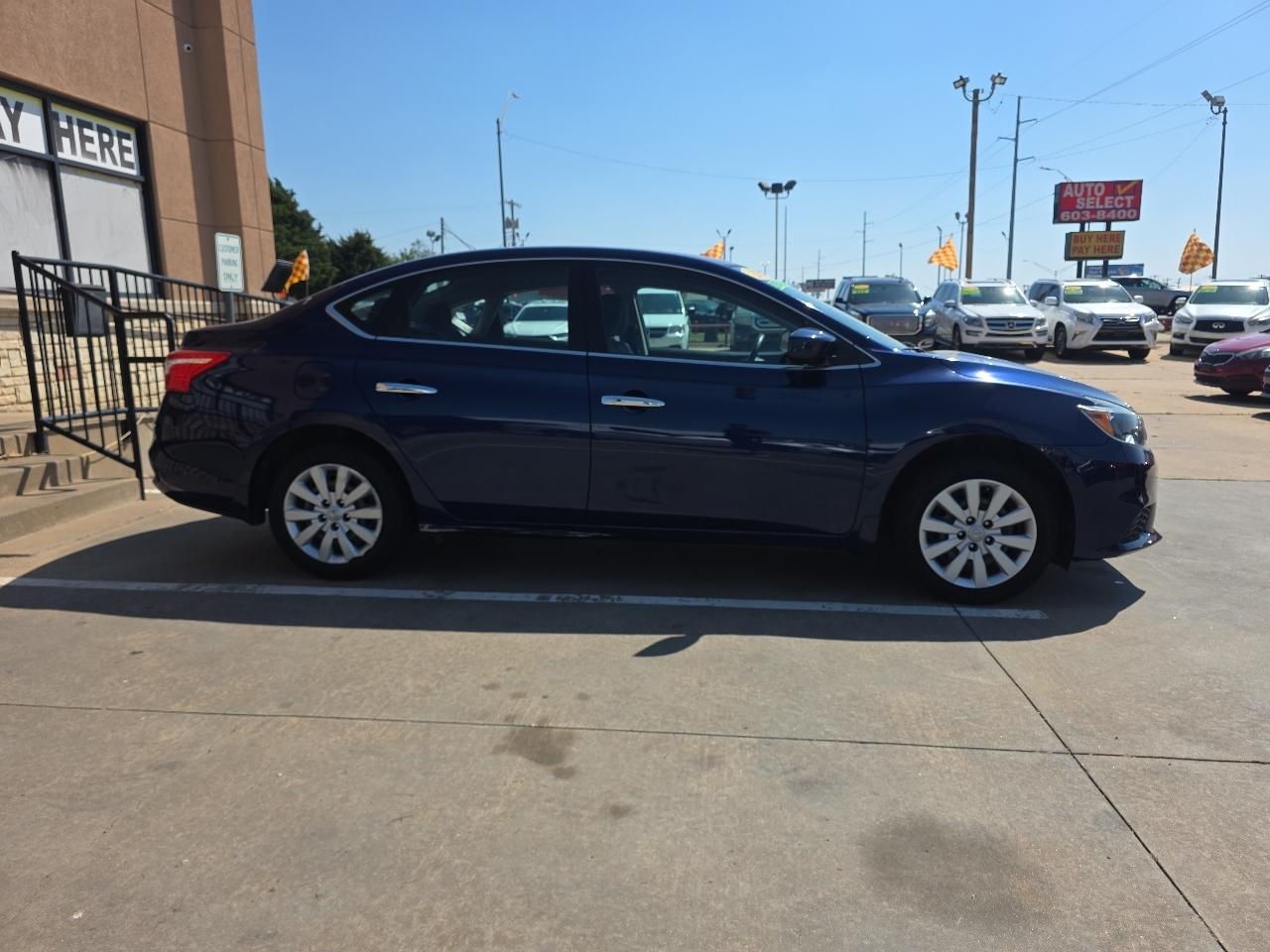 Nissan Sentra 4dr Sdn I4 CVT SV 2016