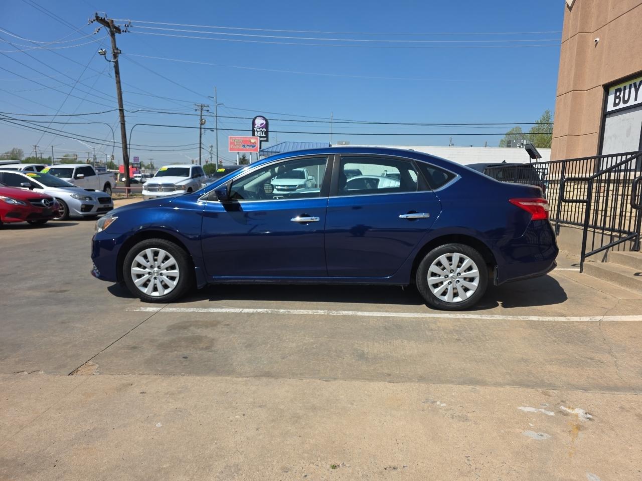 Nissan Sentra 4dr Sdn I4 CVT SV 2016