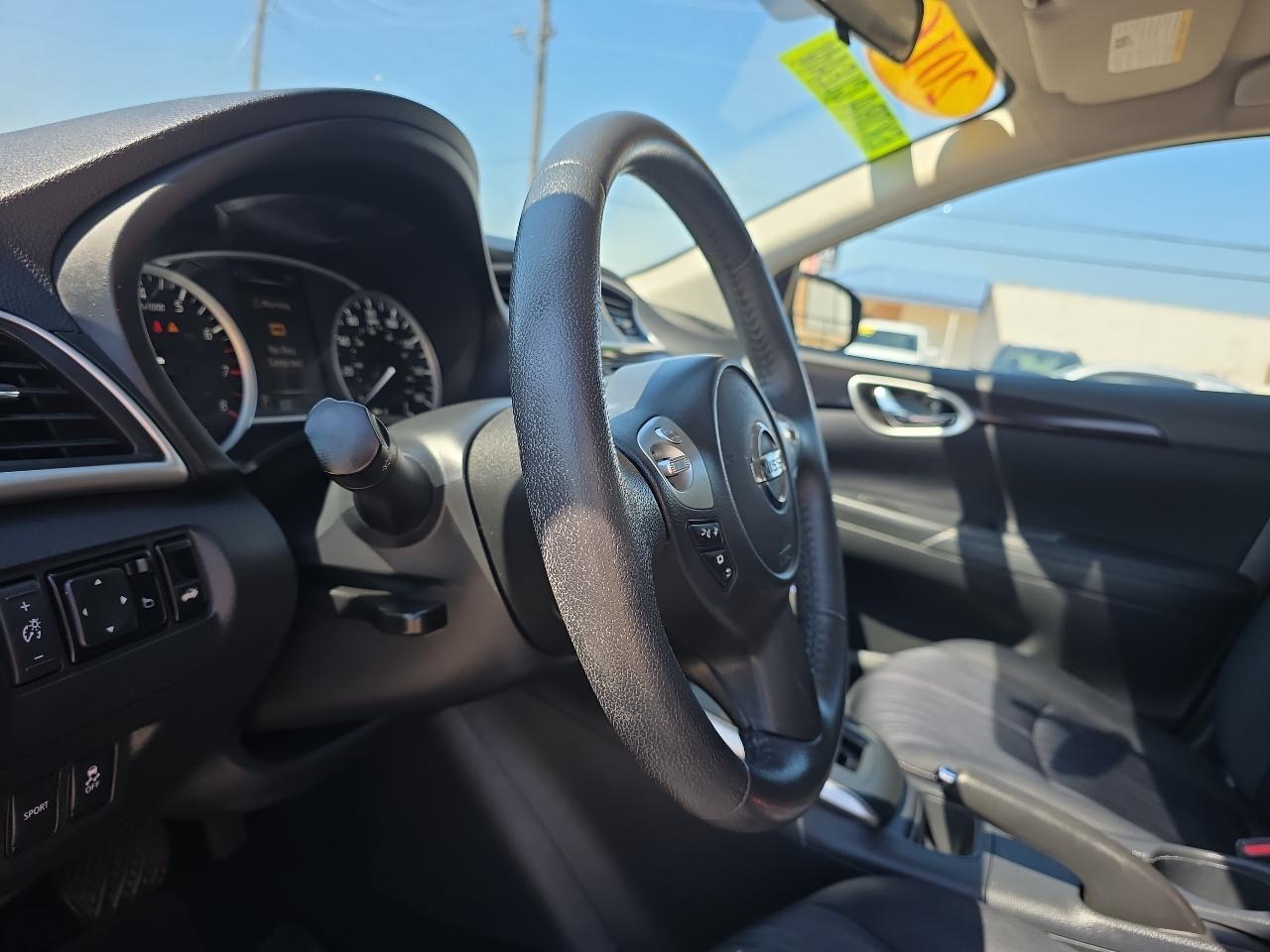 Nissan Sentra 4dr Sdn I4 CVT SV 2016