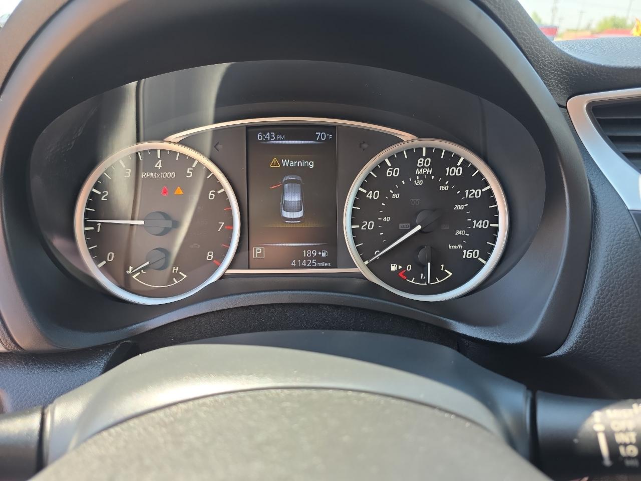 Nissan Sentra 4dr Sdn I4 CVT SV 2016
