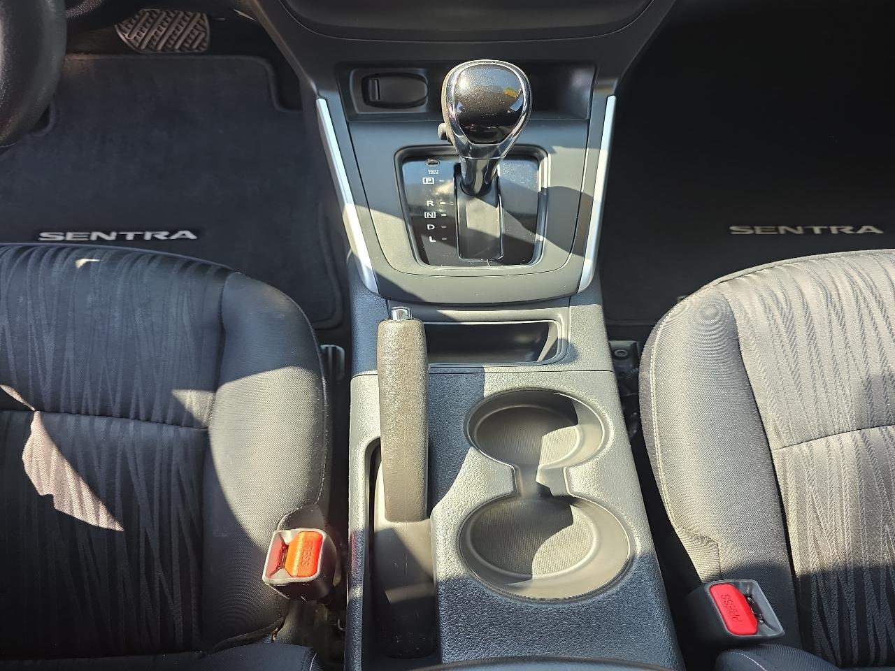 Nissan Sentra 4dr Sdn I4 CVT SV 2016