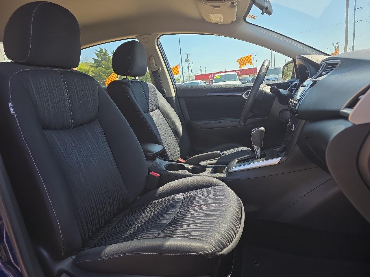 Nissan Sentra 4dr Sdn I4 CVT SV 2016