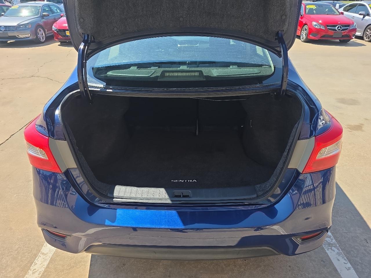 Nissan Sentra 4dr Sdn I4 CVT SV 2016