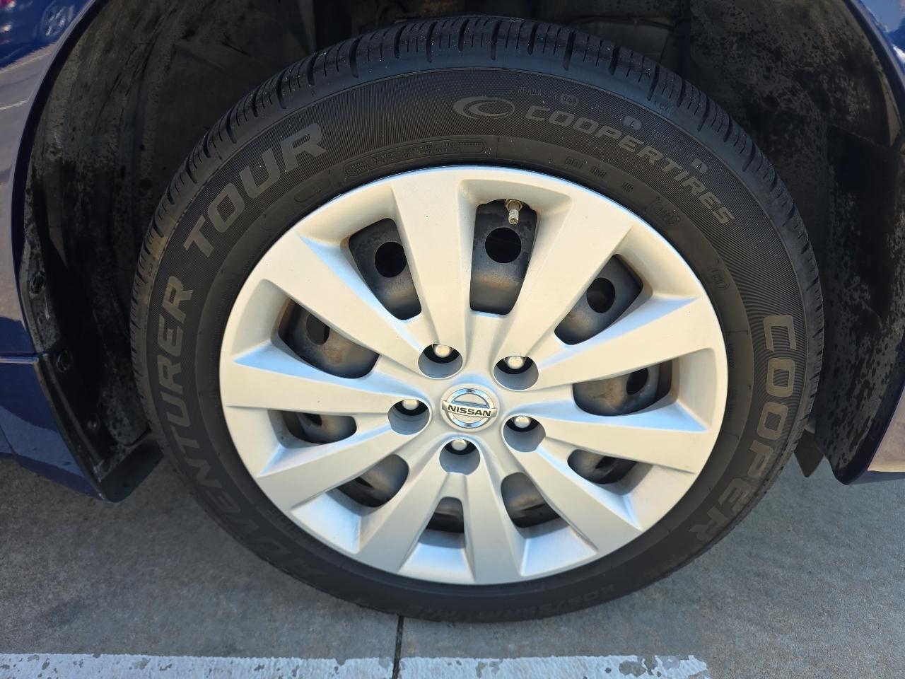 Nissan Sentra 4dr Sdn I4 CVT SV 2016