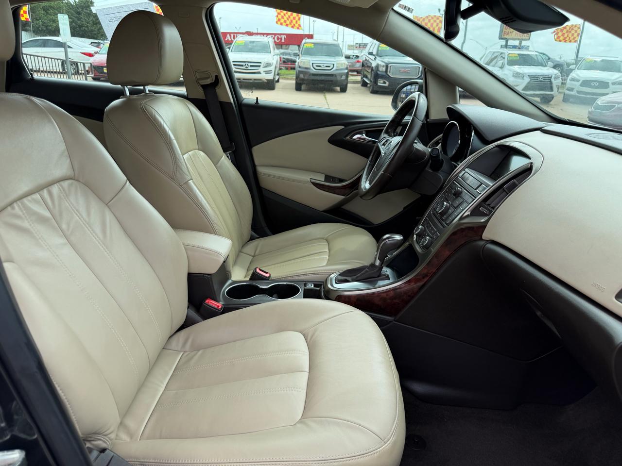 Buick Verano 4dr Sdn Leather Group 2015