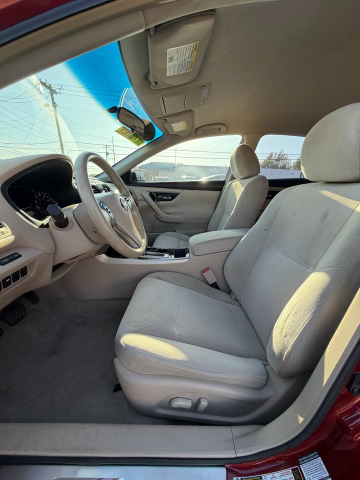 Nissan Altima 4dr Sdn I4 2.5 SV 2013